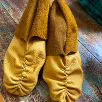 Women's Size 8 Pucker Toe Moccasins
